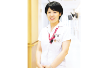 画像：【383号】すてきびと – 熊本大学医学部附属病院 治験支援センター 治験コーディネーター・看護師 久本 佳奈さん