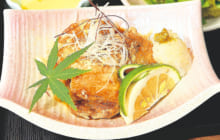 画像：季肴酒（ききざけ）松（まつ）と椛（もみじ）