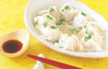 画像：おうちでCOOK – お皿の上でパパッと包み、レンジで楽チン！ キノコたっぷり逆さまシュウマイ