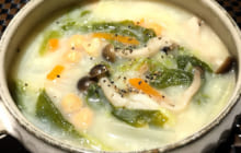 画像：白菜とヒヨコ豆の豆乳スープ