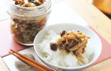 画像：おうちでCOOK – キノコのプリプリ食感とカレーの風味が食欲をそそる きのこのつくだ煮カレー味