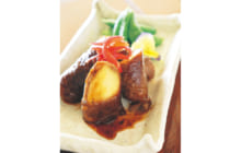 画像：おうちでCOOK – リンゴの肉巻き黒酢仕立て