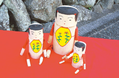 おきん女人形。左から12cm（2000円）、18cm（4000円）、9cm（1500円） ※税別