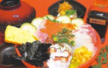 画像：【しあわせごはん】お得さで限界に挑戦「三色海宝丼定食」