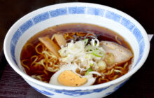 画像：モチモチちぢれ麺に絡む 魚介の香り豊かなスープ【麺’s すぱいす】