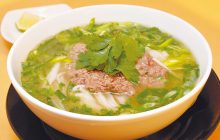 画像：うま味豊かなスープに 軟らかい牛肉がマッチ【麺’s すぱいす】