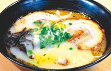 画像：すっきり味の豚骨スープ 肉厚チャーシューも自慢【麺’s すぱいす】