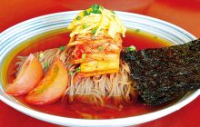 画像：和風だし香る上品なスープと そば粉入り細麺の絡みが抜群【麺’s すぱいす】