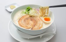画像：まろやかな濃厚スープ 乳白色の“泡系”ラーメン【麺’s すぱいす】