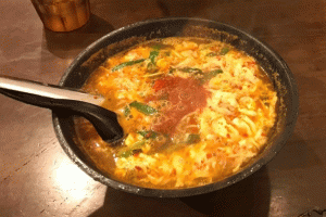 やっと昼食にんにくラーメン！　ここから予定が崩れます