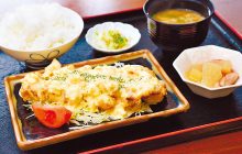 画像：ジューシーな鶏肉と特製甘酢ダレが相性抜群