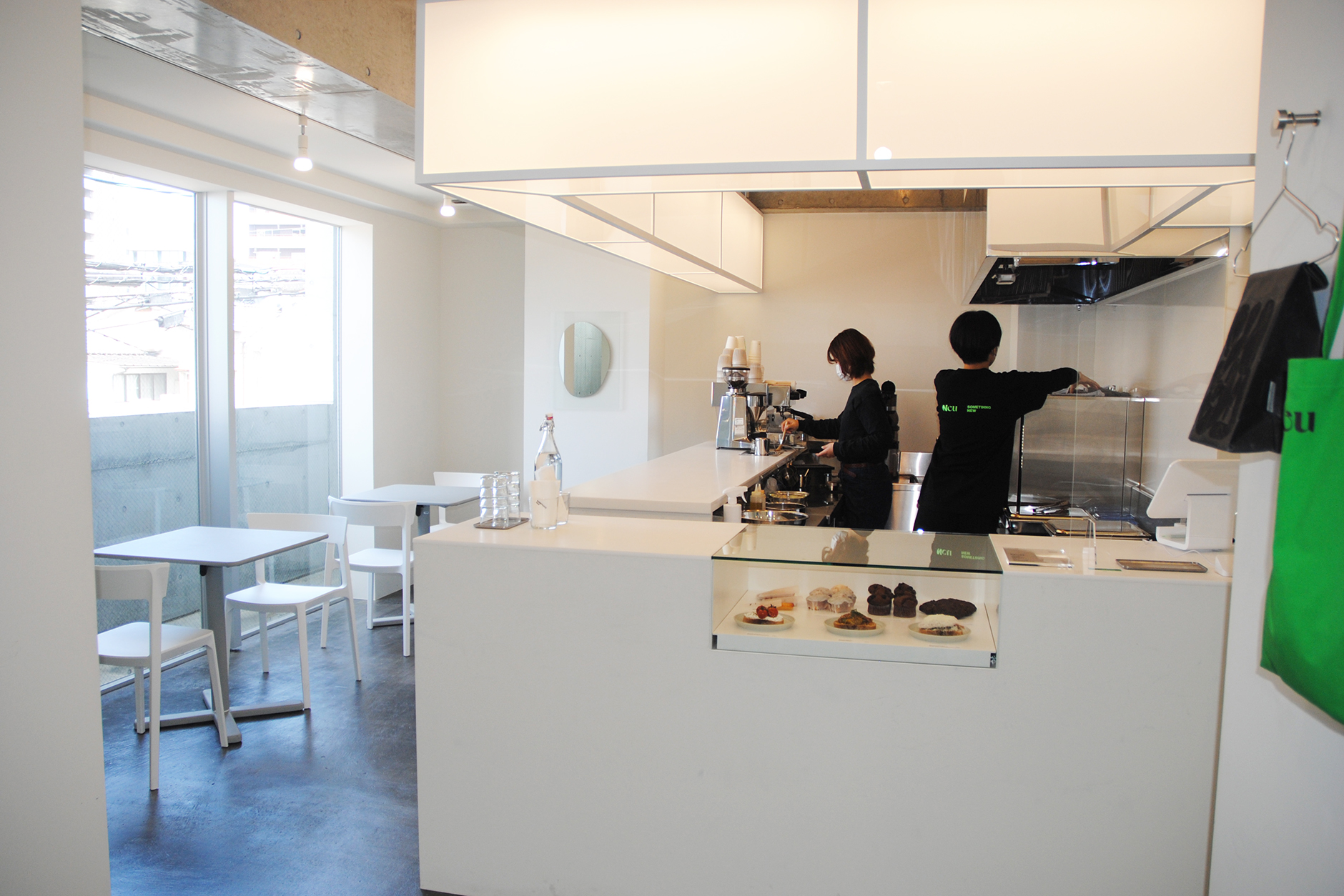 熊本市内】”無機質カフェ”など、シンプルでおしゃれなカフェを