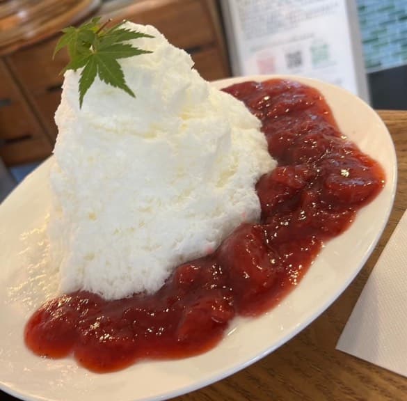 つぶつぶいちごカキ氷 1290円