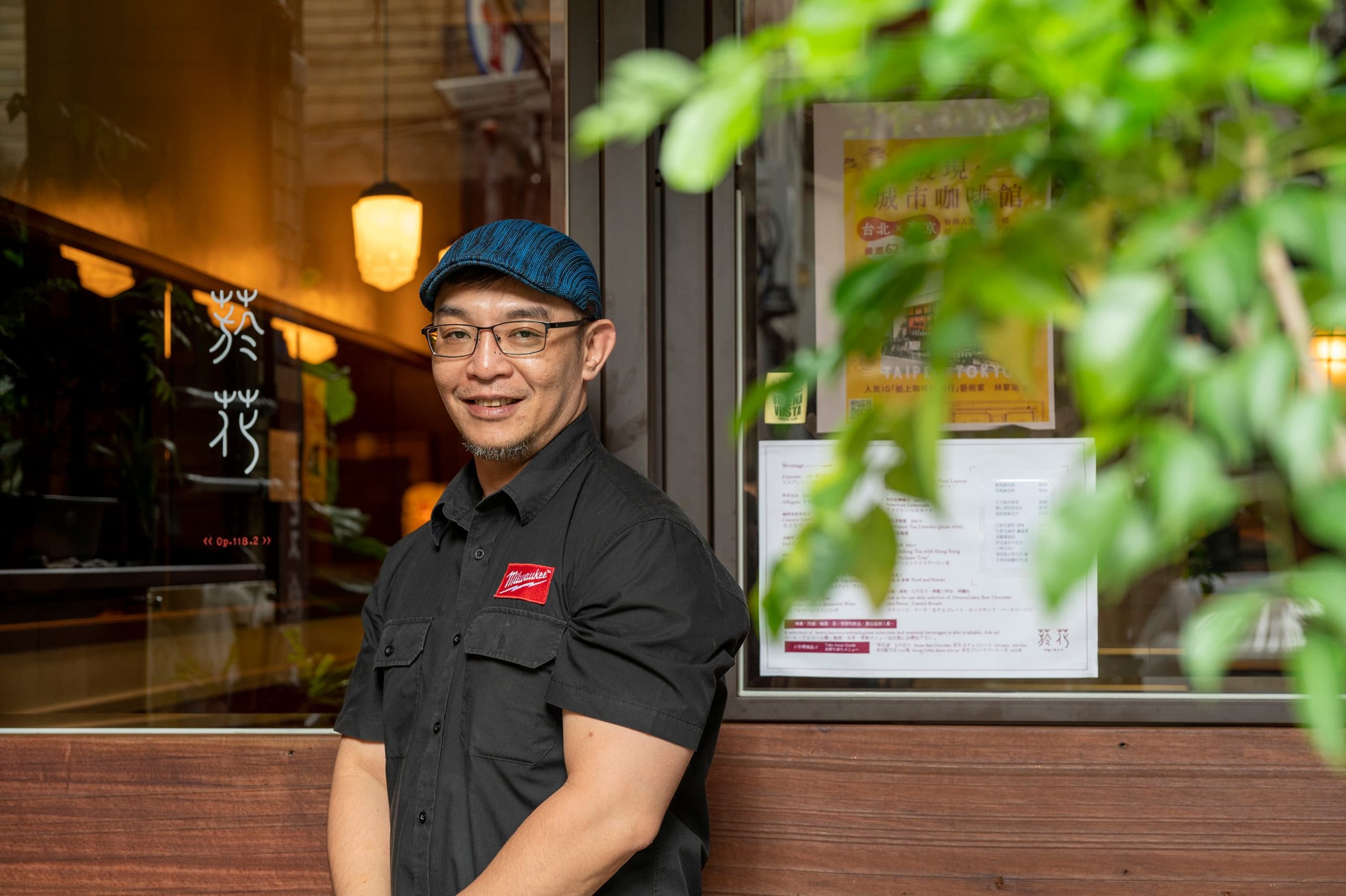 台北カフェ界のパイオニア的存在のオーナーの高さん。店のある路地には青木由香さんのセレクトショップなど、楽しいお店が並んでいます