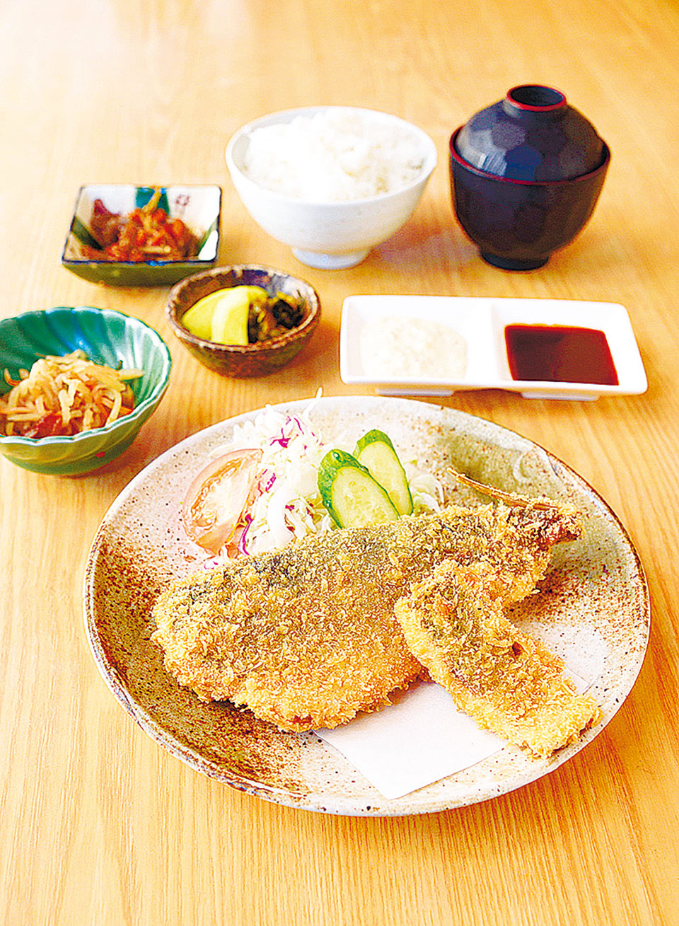 しみず 一番人気は、田崎市場の鮮魚を使った あじフライ定食 写真・700円