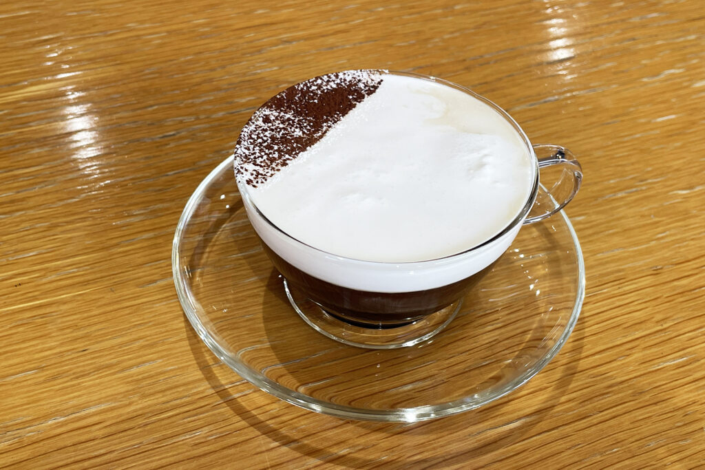 「喫茶カド」のウインナーコーヒー