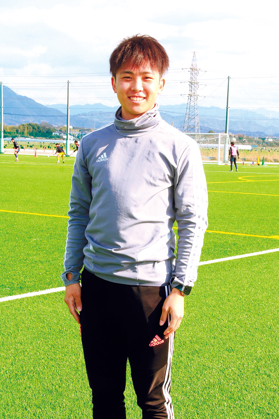 湯野 琉世さん 1999年、八代市生まれ。小学1年から兄の影響でサッカーを始め、高校時代は副キャプテンも務める。卒業後、就職して社会人チームでサッカーをしていた時、デフサッカーを知り、2018年から転向。23年のW杯に日本代表として出場し、中心選手として準優勝に貢献。ポジションはボランチ。