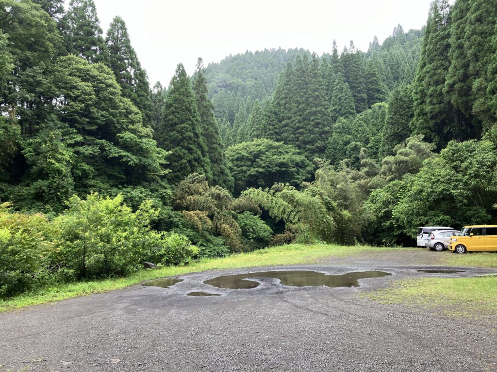 鬼笑庵の駐車場