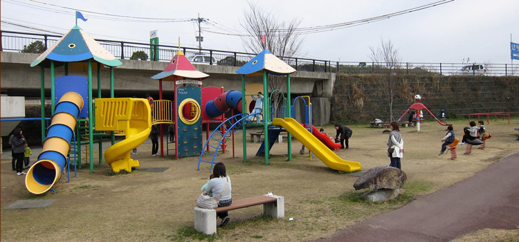道の駅水辺プラザかもと遊具