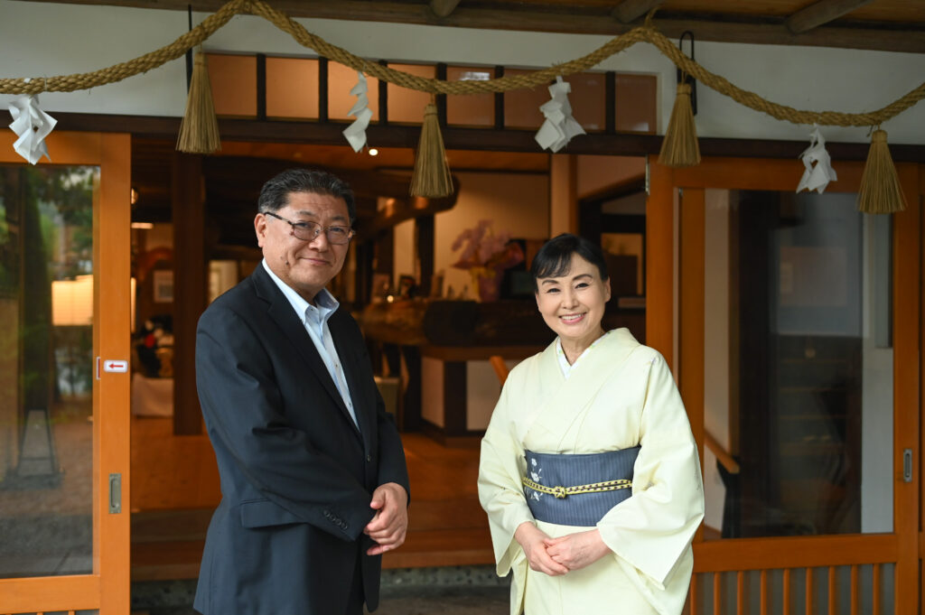 ３代目・社長の堀尾謙次朗さんと女将の里美さん