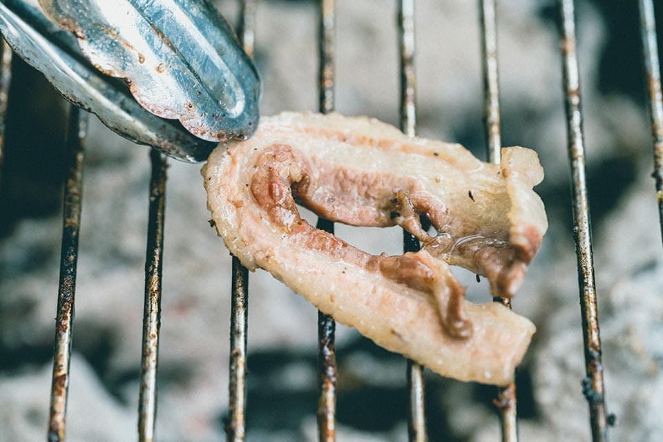 イノシシ肉は脂身が多いので、少し焼き過ぎてもおいしく楽しめます。