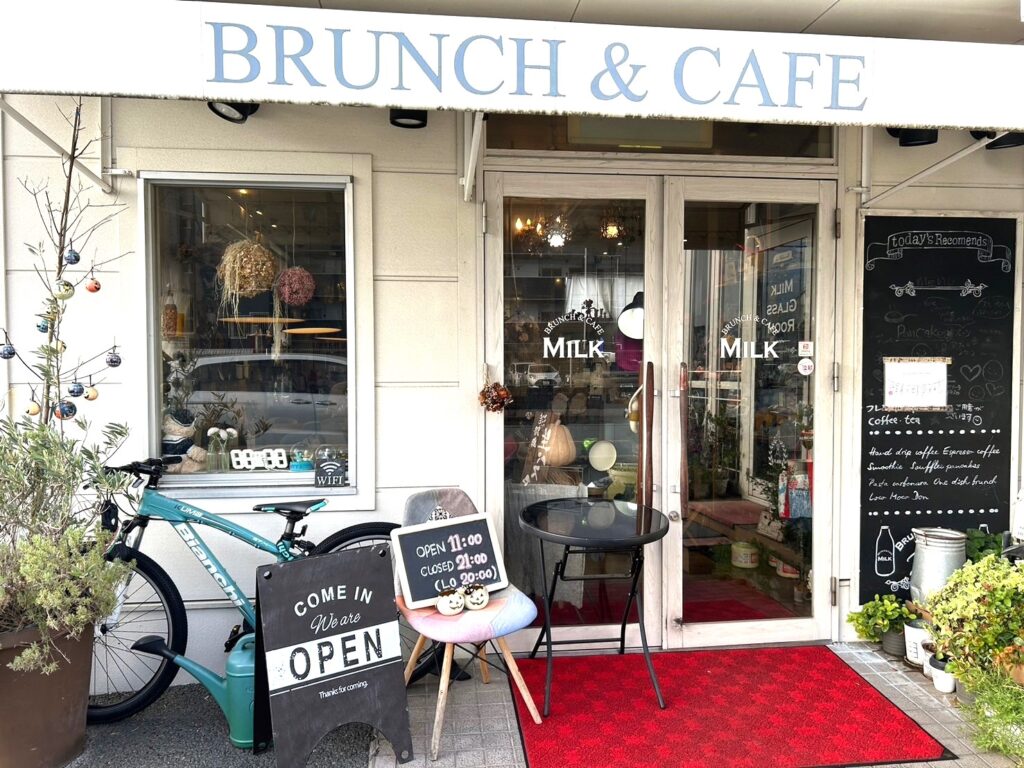 brunch＆cafe MILK入口