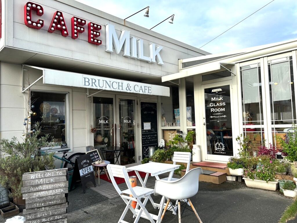 brunch＆cafe MILK外観