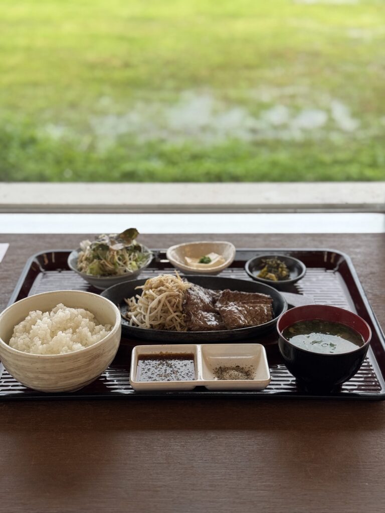 青空食堂の焼肉定食。