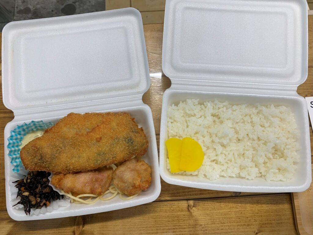 アジフライ＆からあげ弁当