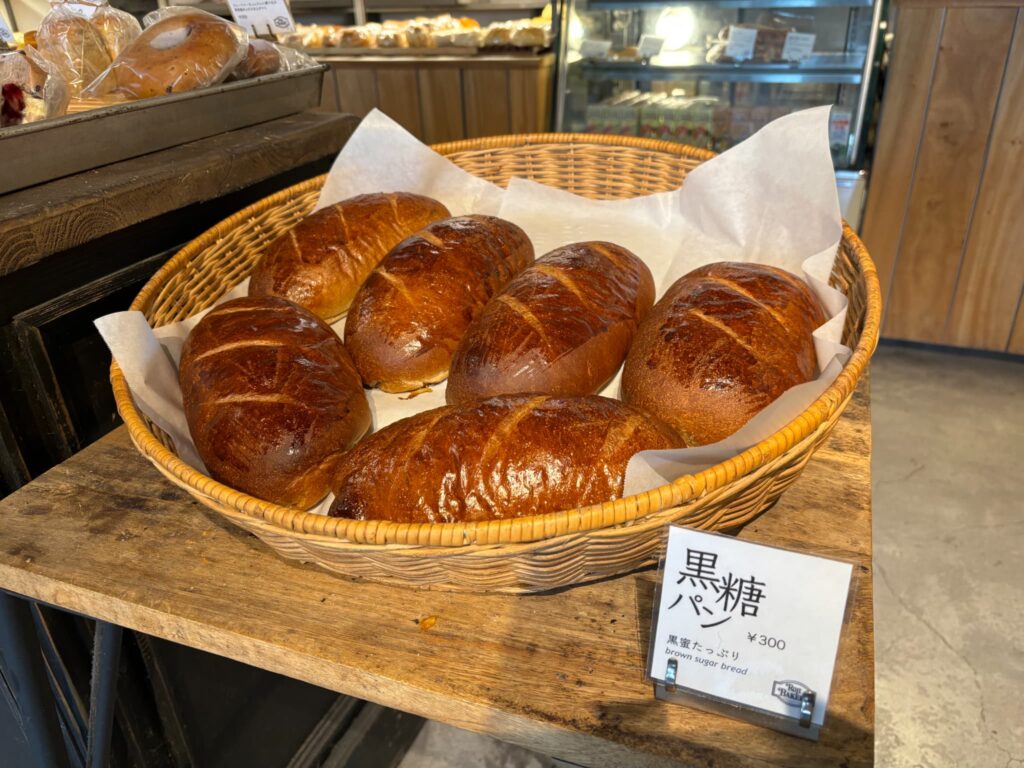 ROJI BAKERY　黒糖パン