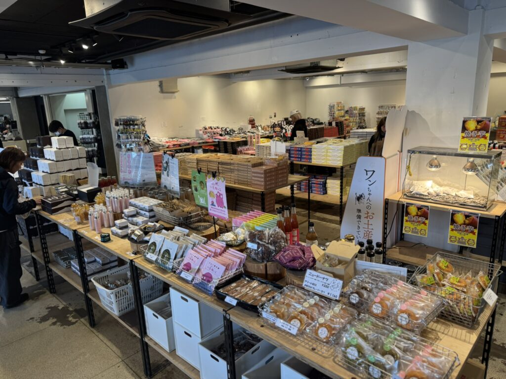 草千里珈琲焙煎所の中にある売店