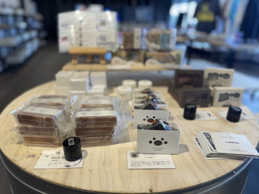 草千里珈琲焙煎所の中にある売店