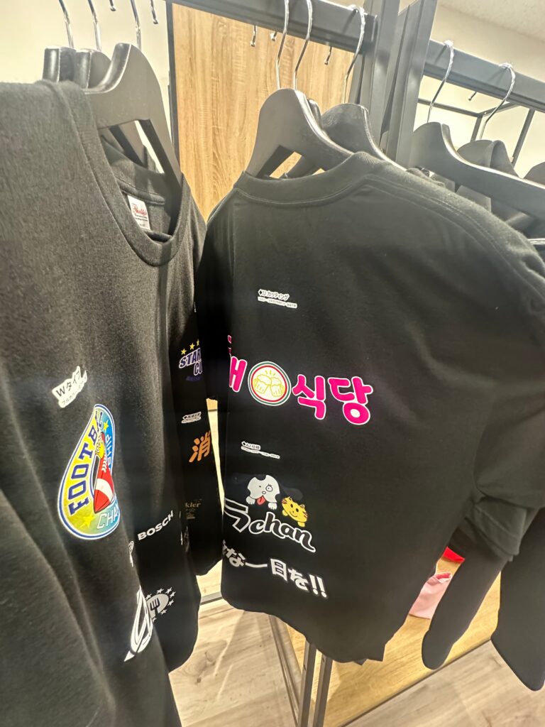 ロゴTシャツ