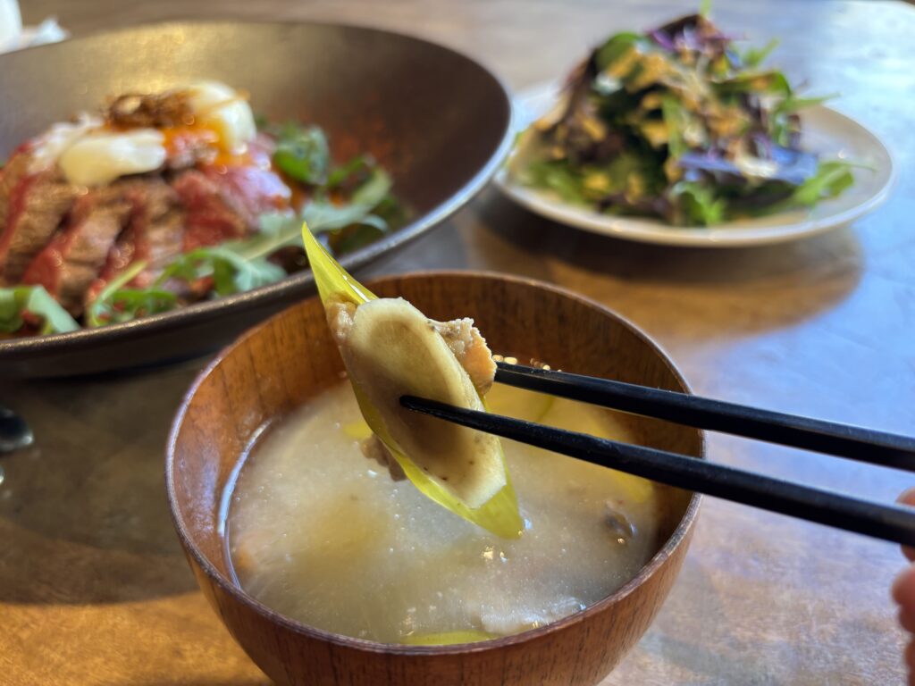uni 「アイルランド産ヘアフォード牛のハラミ丼」