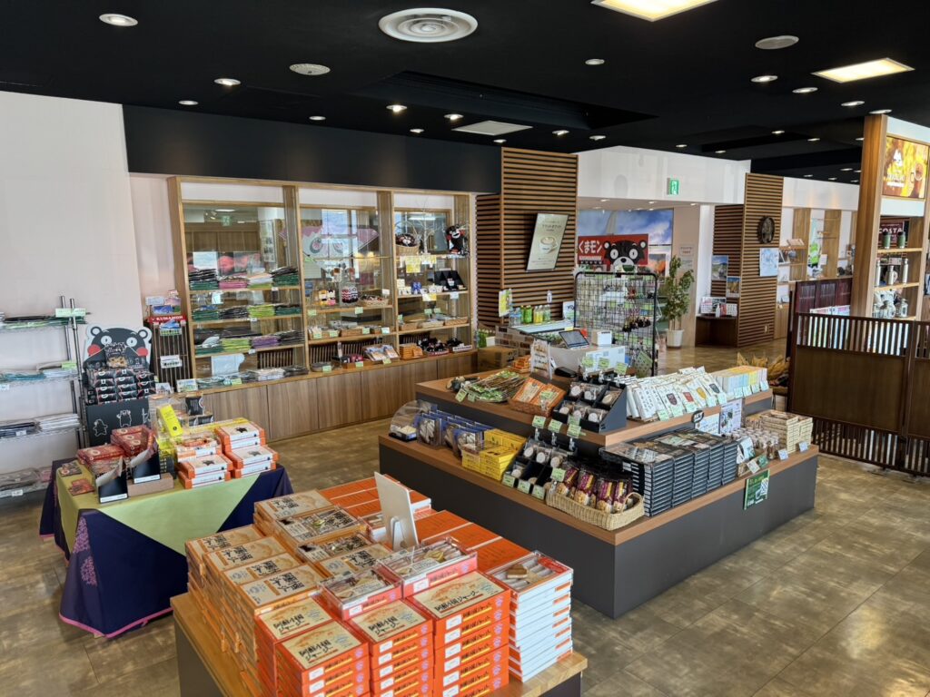 GRASS LAND café & shopの物販コーナー