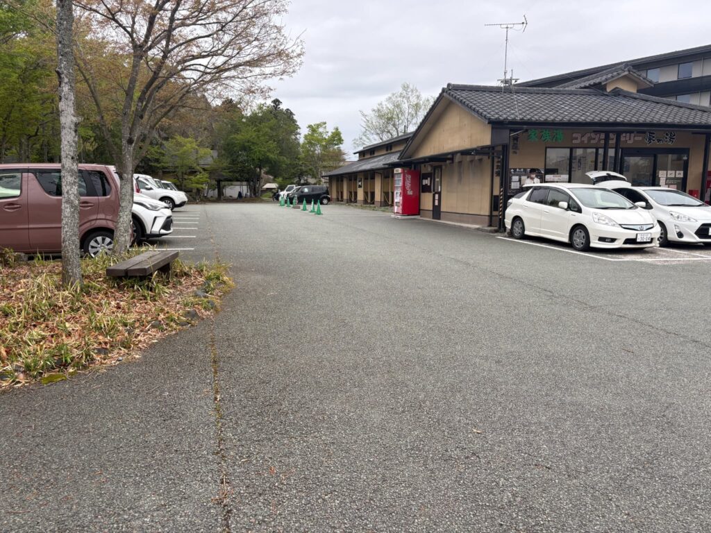 カフェティアラの駐車場