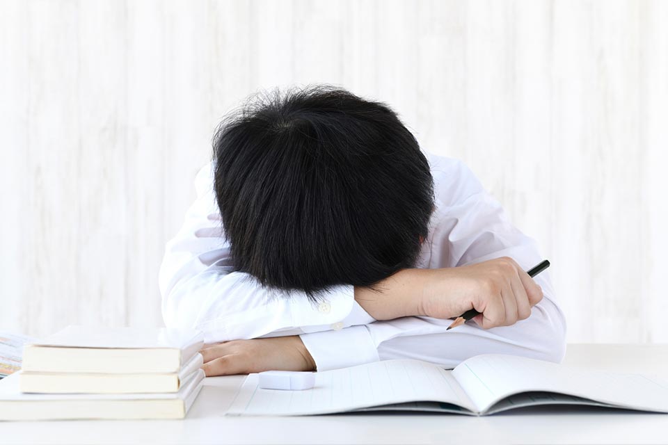 この時季の子どもは、学校での人間関係や生活環境の変化などの影響を受け、知らず知らずのうちにストレスをためてしまっています