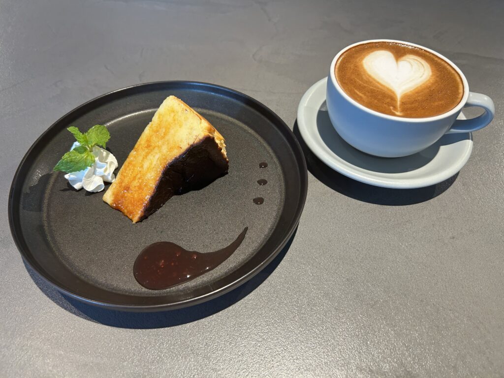 ビオーブコーヒーのバスクチーズケーキ