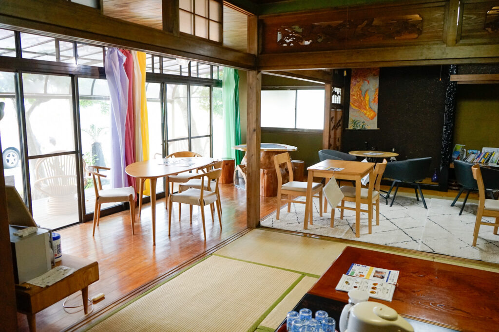 「頂氣麺専門店 稲作」の店内2