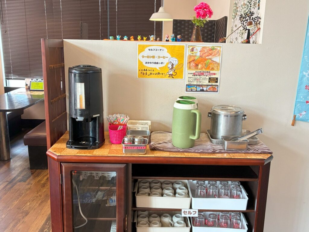 カレーハウス印度亭のセルフコーナー