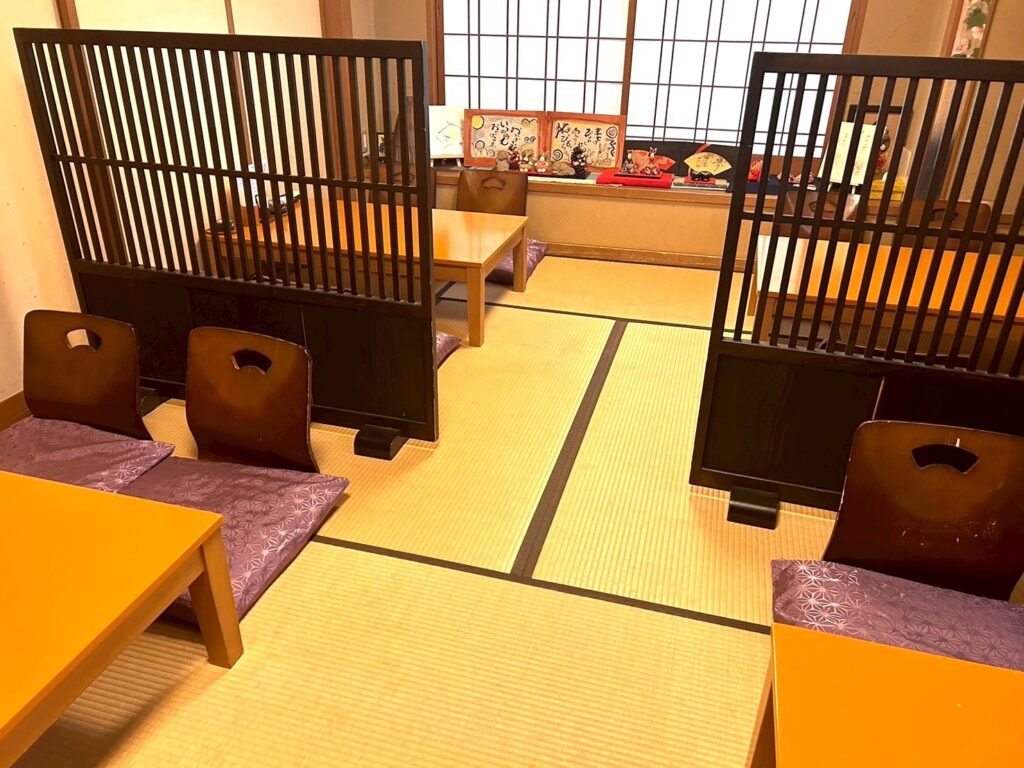 だいこん亭の内観