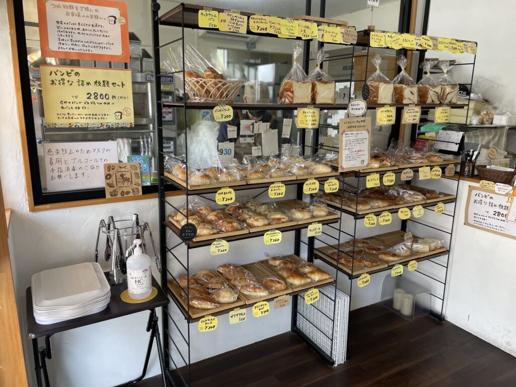 バンビの店内