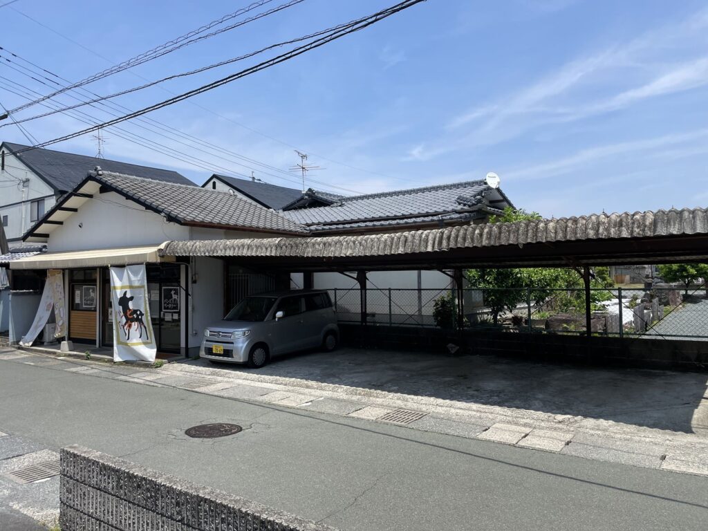 バンビの駐車場