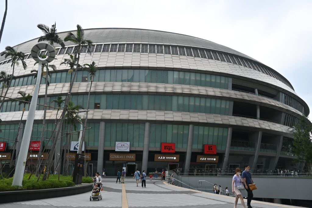 台湾初の多目的ドーム球場、台北ドーム（ＮＮＡ撮影）