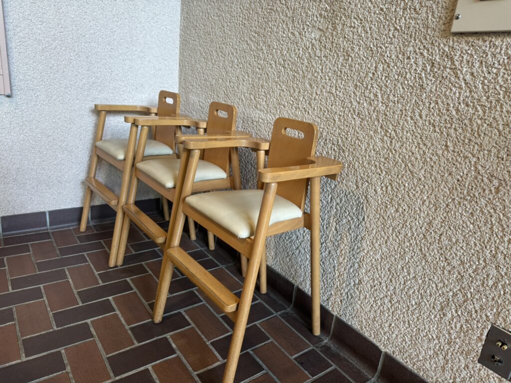子ども用の椅子