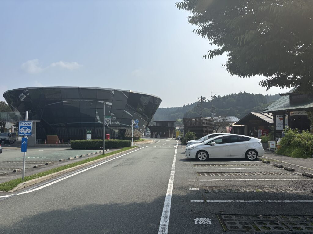 OGUNIYA JERSEY 駐車場