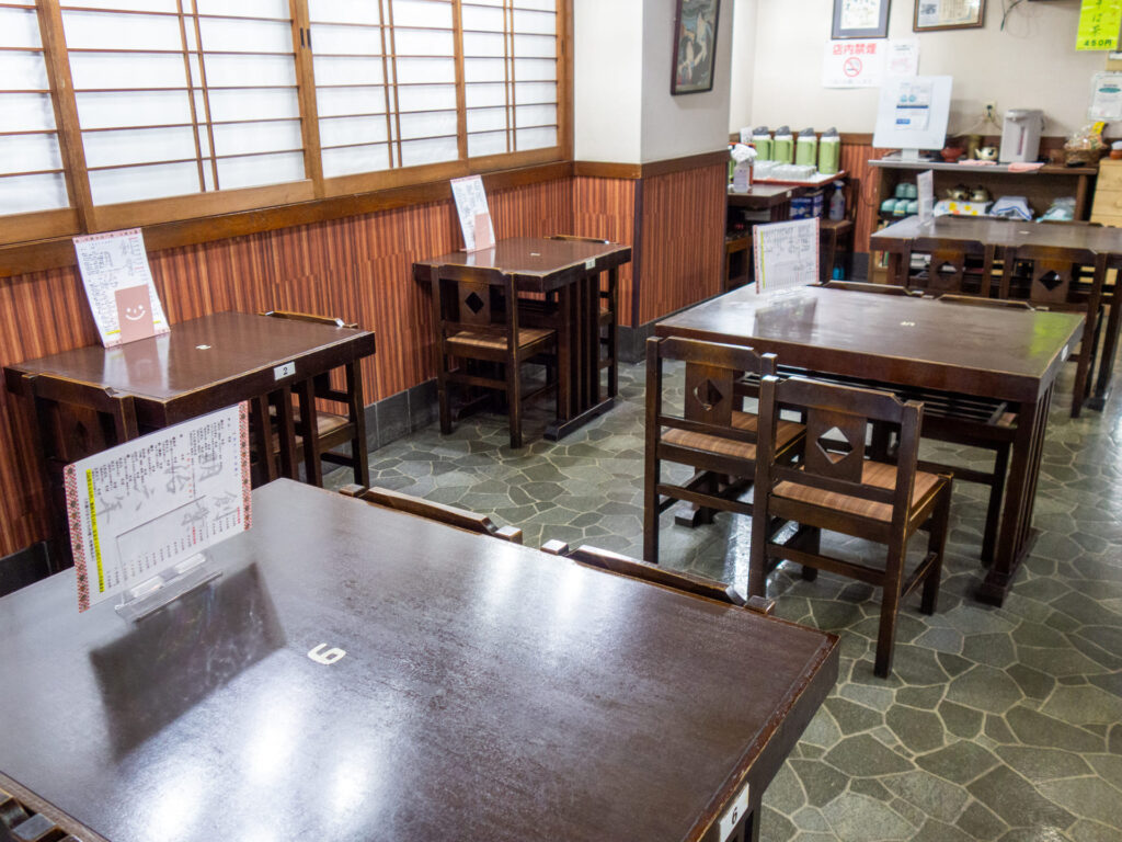 政木屋の店内