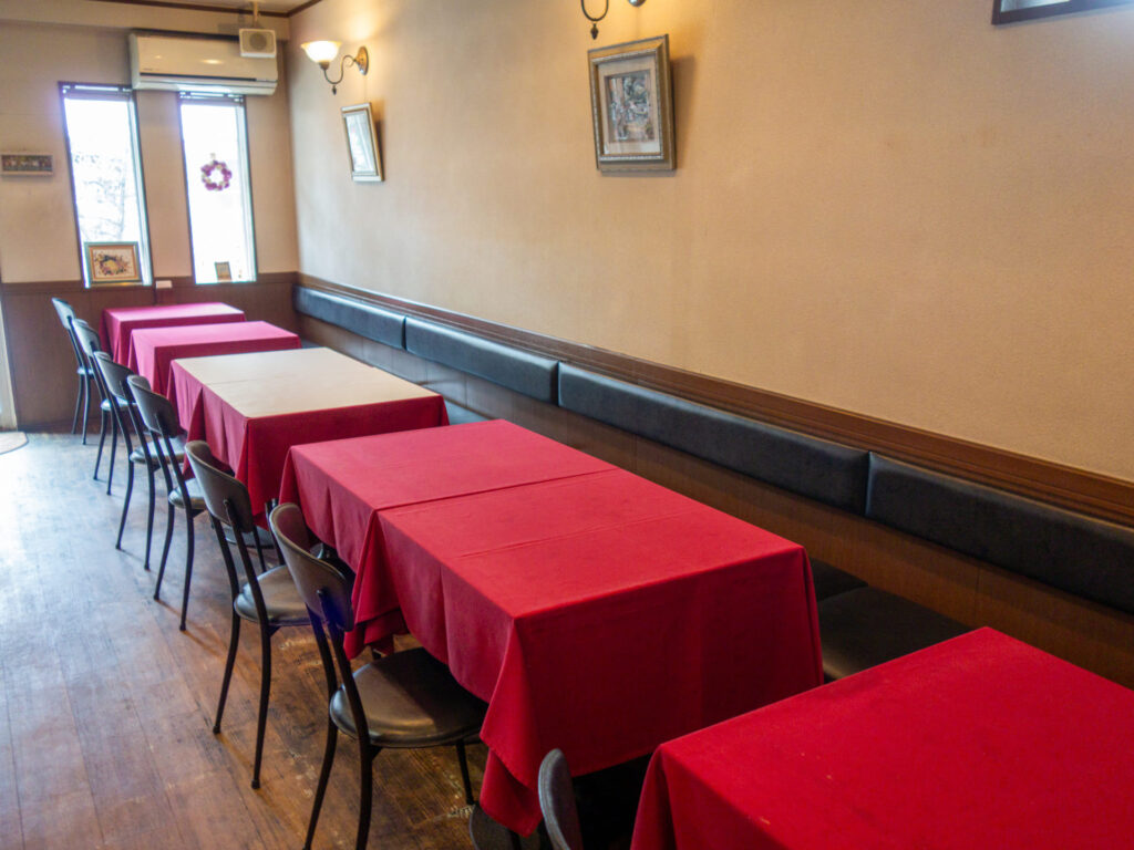 たかはしの店内