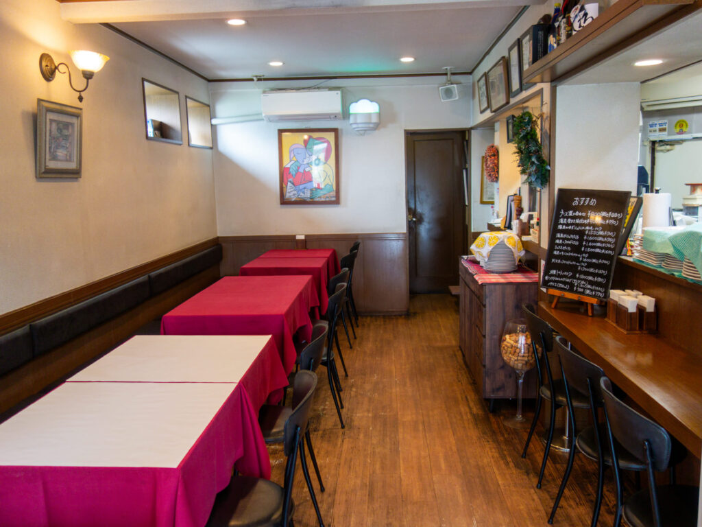 たかはしの店内