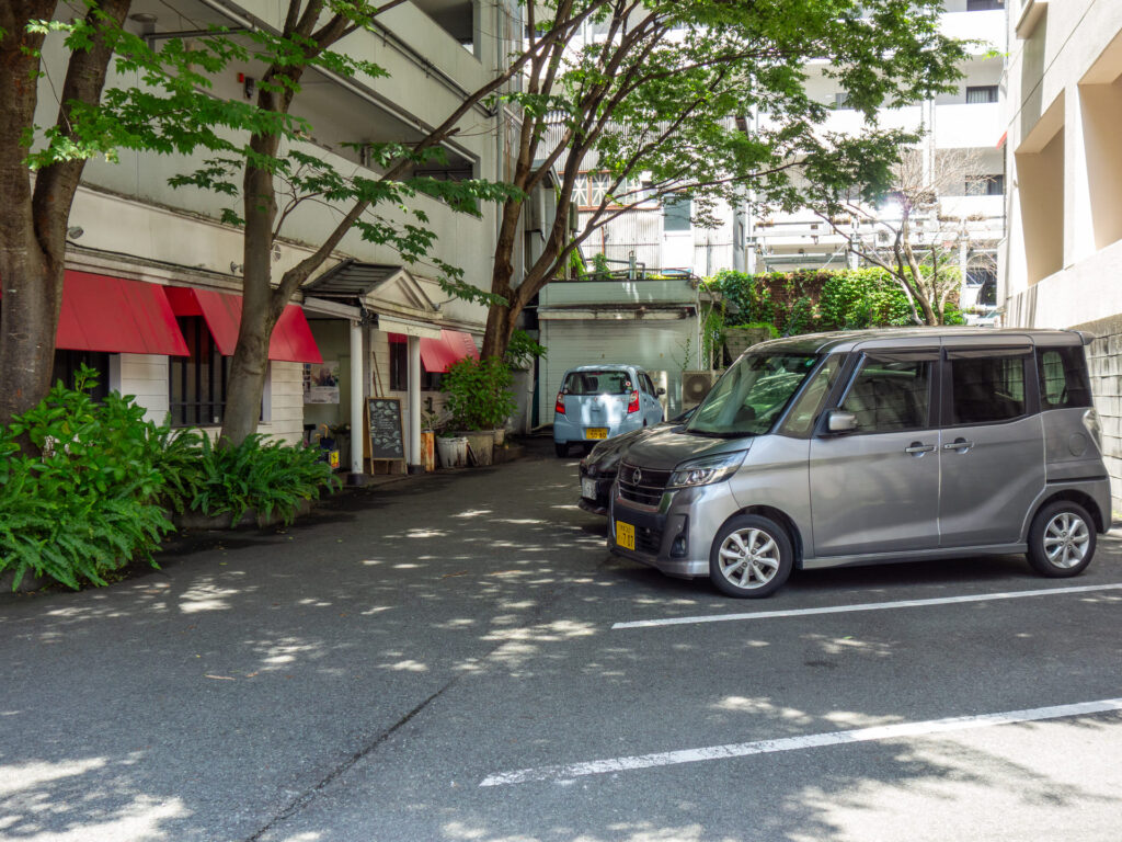 松石パンの駐車場